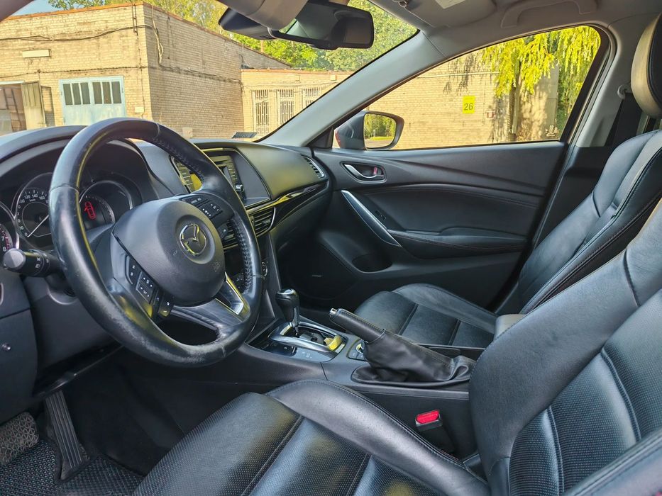 Mazda 6