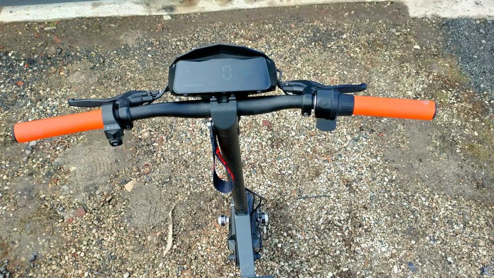 Електросамокат Kukirin G2