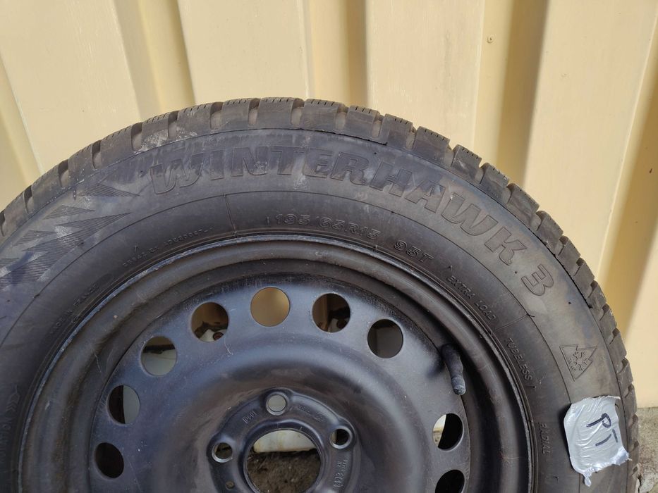 opony zimowe Firestone Winterhawk 3 195/65/15 felgi stalowe + kołpaki