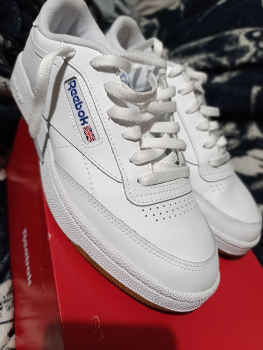 Tênis brancos Reebok unisexo