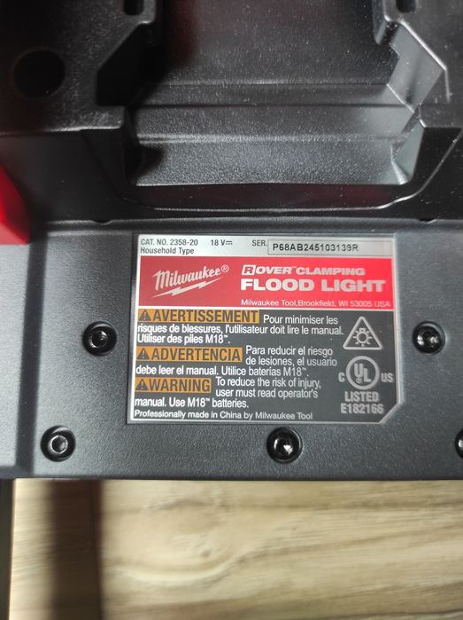 Milwaukee 2358-20 M18 - Акумуляторний LED-прожектор