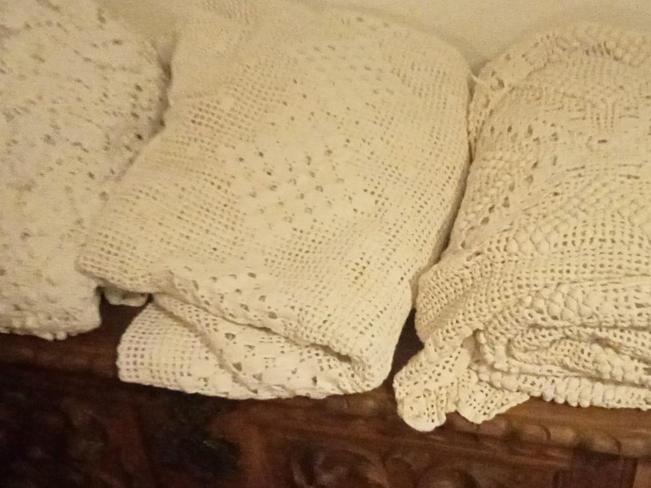 Three antique bedspreads, 2.20 by 1.90 meters, beige and white color, in good condition64552028761731120