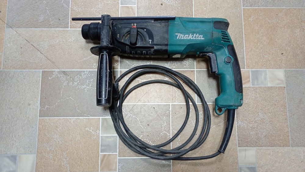 Перфоратор Makita HR 2450