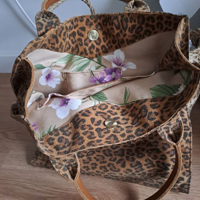 Mala com padrao da moda