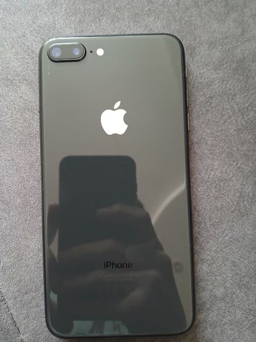 Айфон 8+ на 64 гб