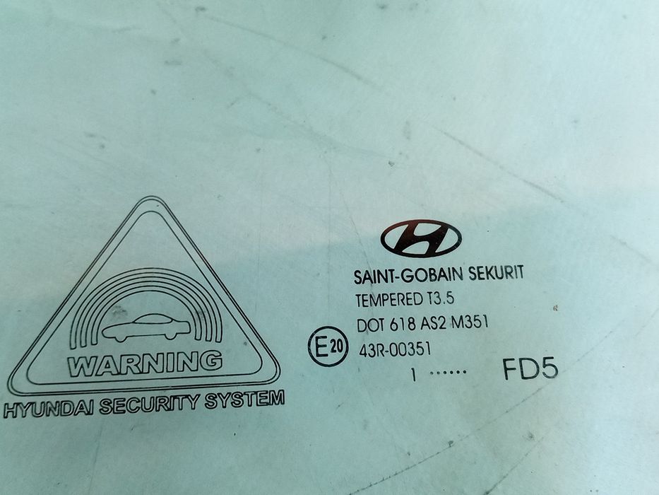 Vidro porta frente esquerda HYUNDAI i30 (FD)