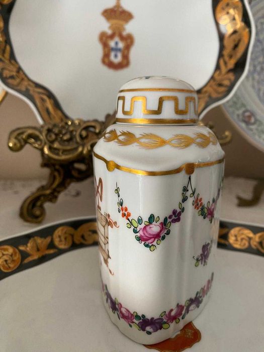 Pote/Frasco de Chá em Porcelana NG – Reprodução Oficial de Museu