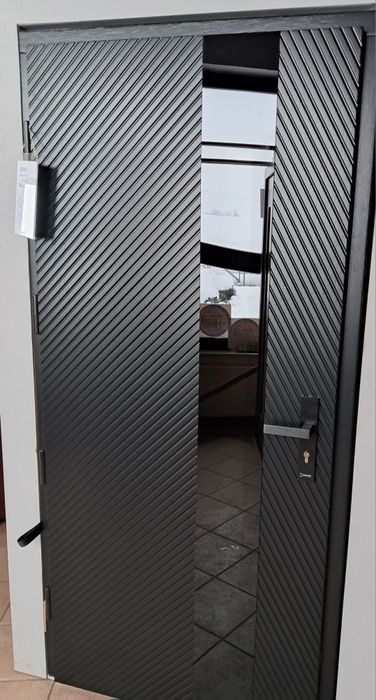 Nowe drzwi od reki!! CZARNE 90tki lewe