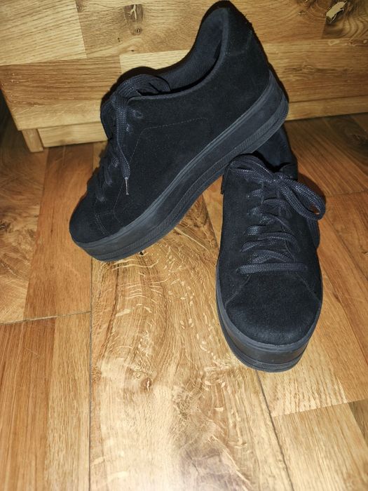 Кеди на платформі