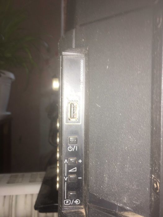Телевизор Toshiba 32PB200E 32 дюйма, ультралегкий, ультратонкий, HD LED, мультисистемный, для сети 110-240 вольт