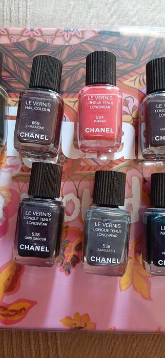Vernizes e maquilhagem Chanel