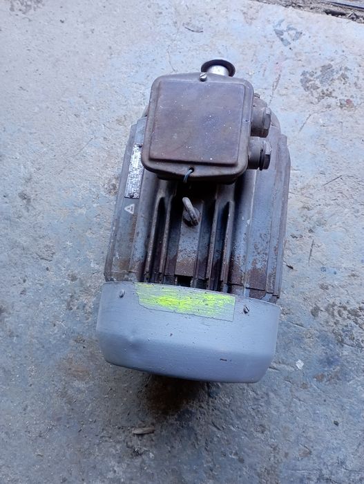 Silnik Elektryczny 7.5KW Prawie Nowy