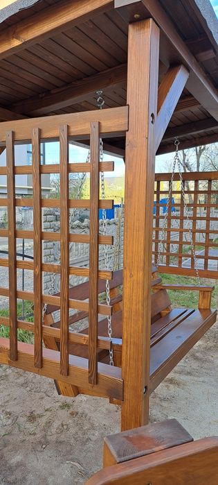 Нова дерев'яна садова качеля, садова гойдалка