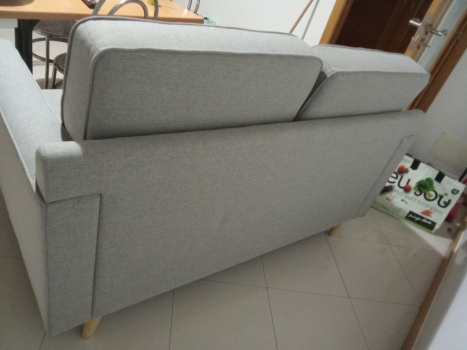 Vendo Sofá de dois lugares
