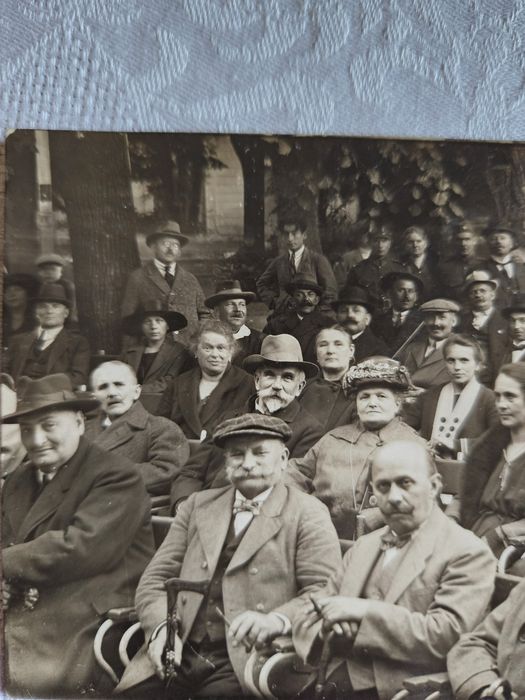 Stare zdjęcie ok 1920 r z zebrania lub koncertu