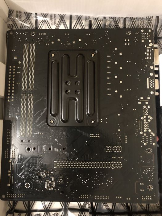 Материнська плата ASRock A320M-DVS