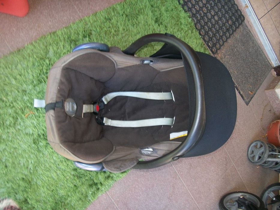 foteliki samochodowe różne kolory i wielkości