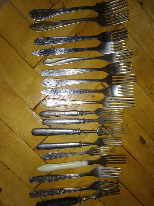Столовые,чайные ,кофейные ложки и вилки