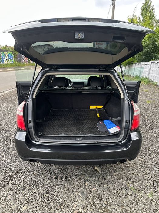 Автомобіль Subaru Outback 2.5 (2008 р.в).