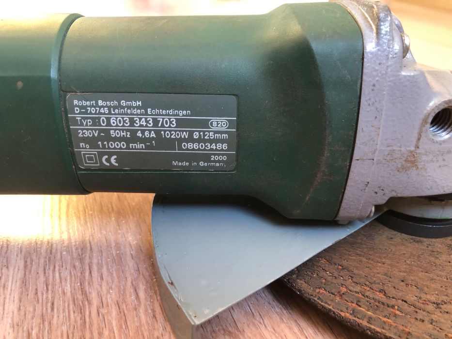 Угловая шлифовальная машина болгарка Bosch 820 ( 1020 Вт ), Германия