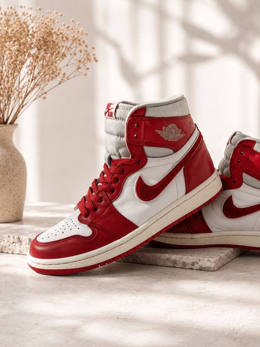 Кроссовки мужские Nike Air Jordan 1 Retro High OG Varsity Red Newstalgia Chenille 40.5