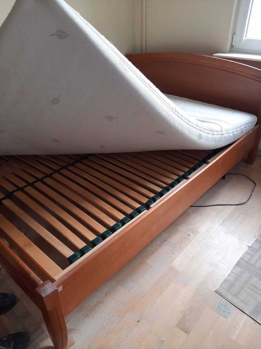 Łóżko drewniane regulowane na pilota 140x200