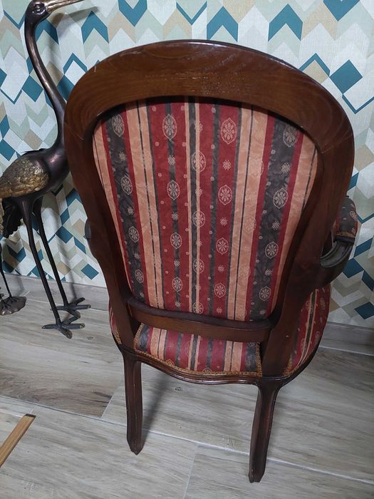 Cadeirão estilo Luís XVI