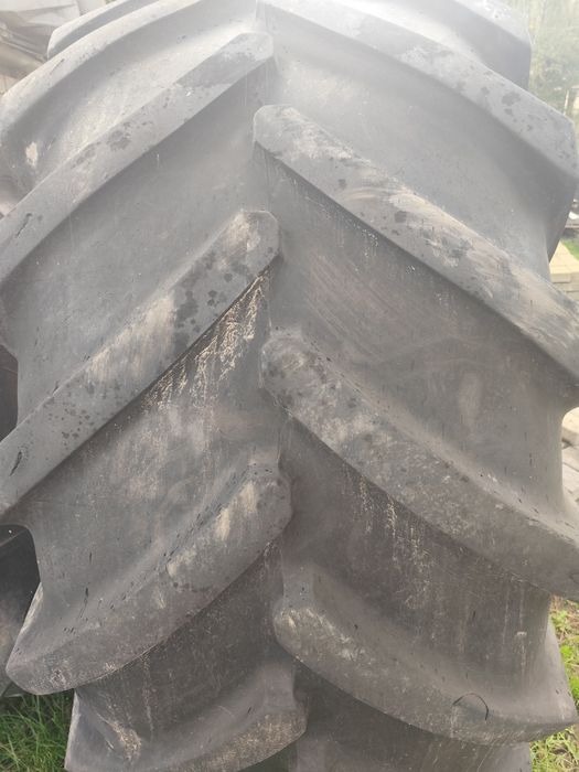 Opona 800/65R32 Michelin
