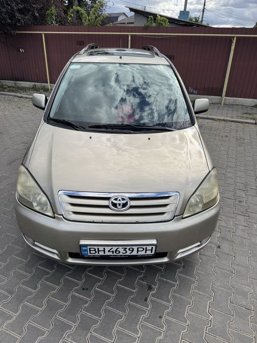 Продам автомобиль тайота версо