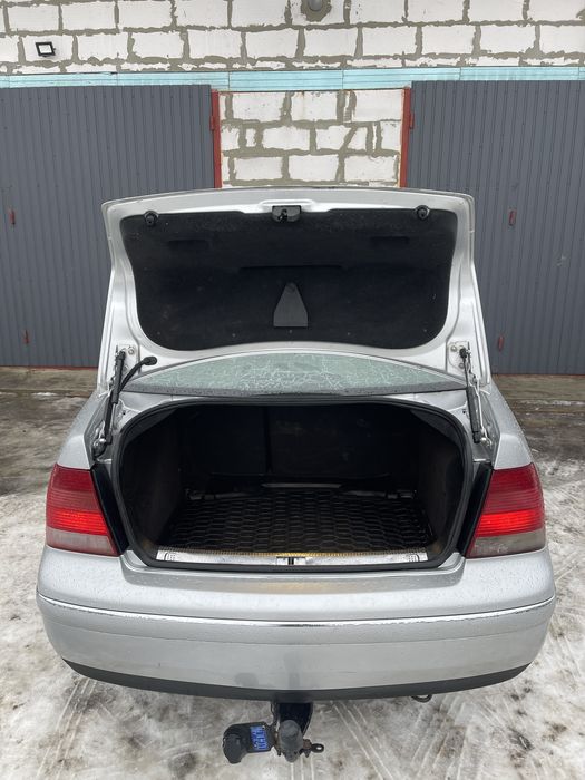 VW BORA 1.6 газ/бензин