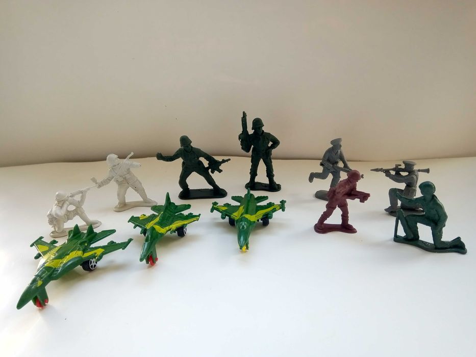 Солдатики разные