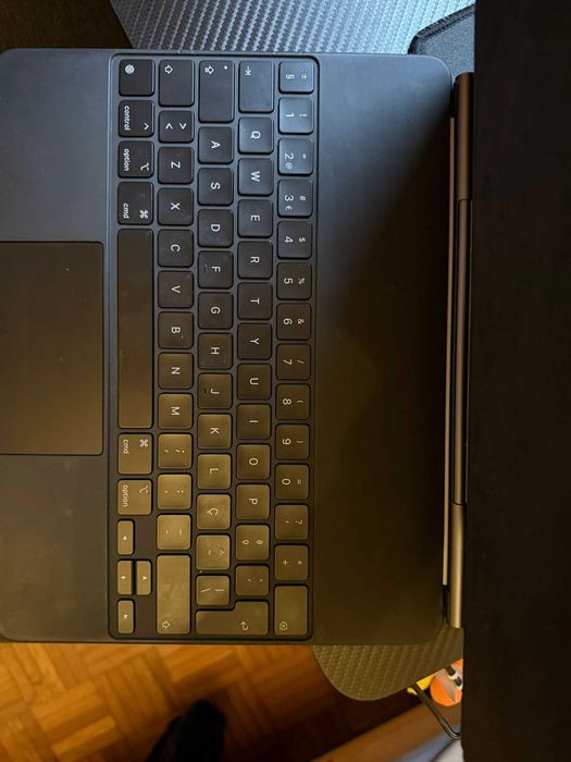 MagicKeyboard para IPad PRO 12,9 polegadas - Semi novo