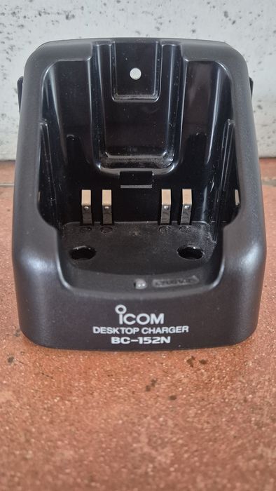 Ładowarka biurkowa do akumulatora ICOM BC-152N