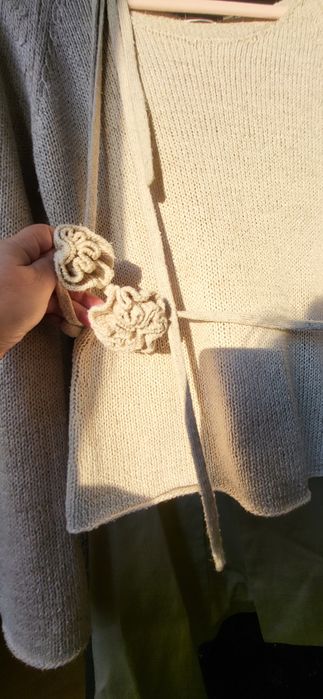 Sweter z przędzy jedwab 60% marki Solar r.36 z ozdobą