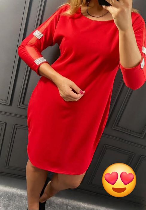 Elegancka świąteczna sukienka uni czerwona