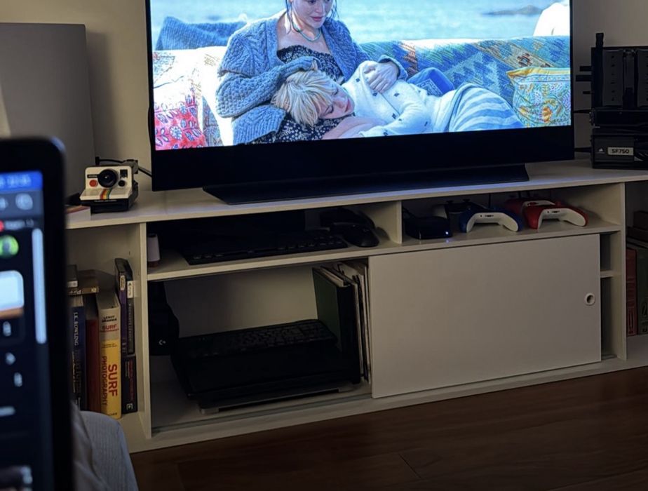 Aparador TV branco lacado com arrumação