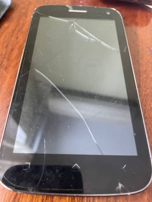 Смартфон телефон Флаи Fly на запчастини