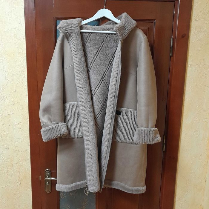 Дубленка женская с капюшоном двухсторонняя