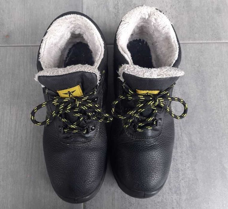 Б/у утепленные ботинки рабочие BRYES, Польша р. 40, стелька 26 см