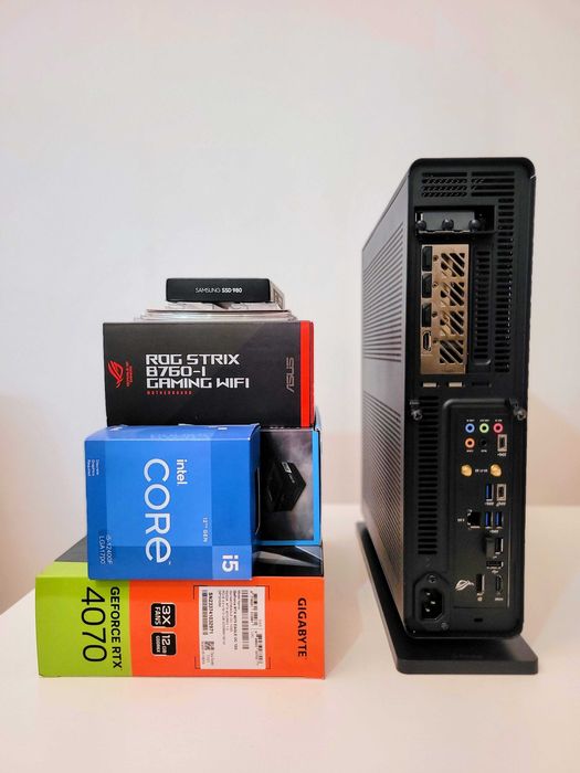 Torre Fractal Ridge Mini-ITX (i5-12400F/RTX 4070/32GB/1TB)