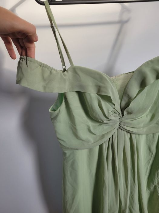 Sukienka długa litera A opadające ramiona studniówka sylwester balowa