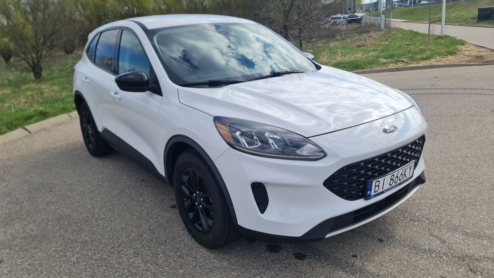 Ford Escape 2,5 hybryda z 2020 roku
