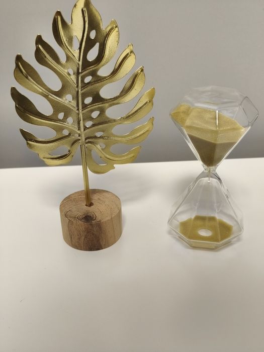 Conjunto de 2 Belíssimas Peças Decorativas Ampulheta + Folha em Dourad