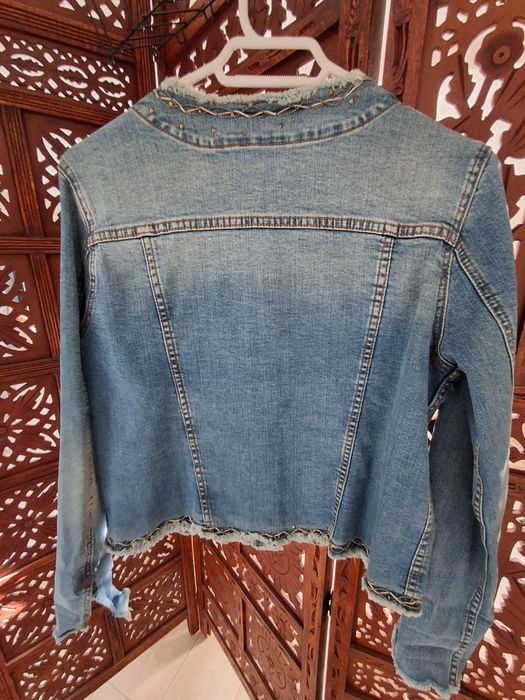 Blusão de ganga da Mango e blusa de ganga da Zara como novos.