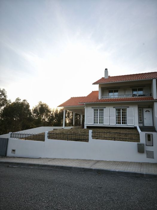 Moradia V3 Geminada Oliveira de Frades