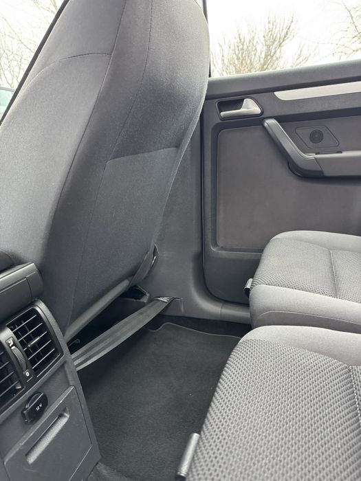 Volkswagen Touran 2011 рік