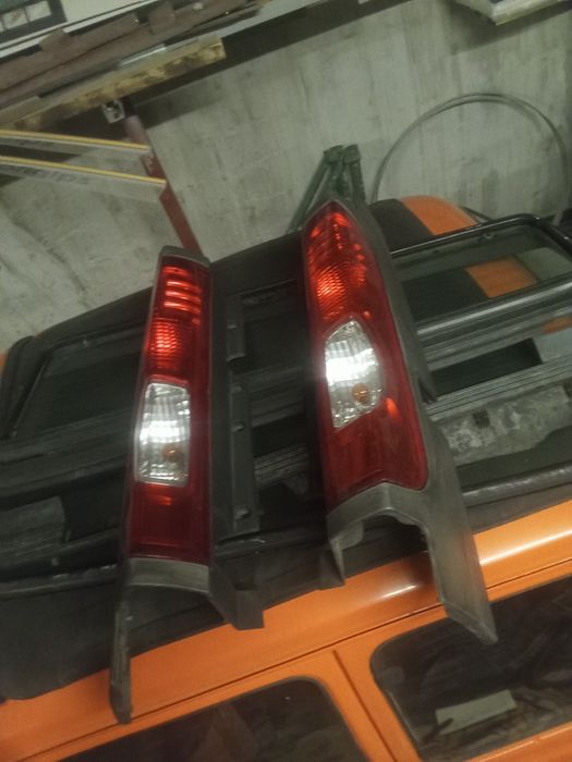 Lampy tył trafic stan bardzo dobry