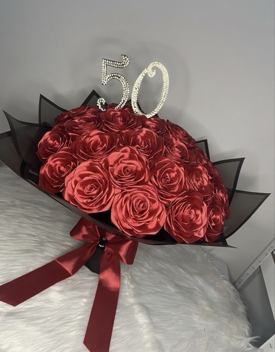 Bukiet Wiecznych Róż ze Wstążki Satynowej