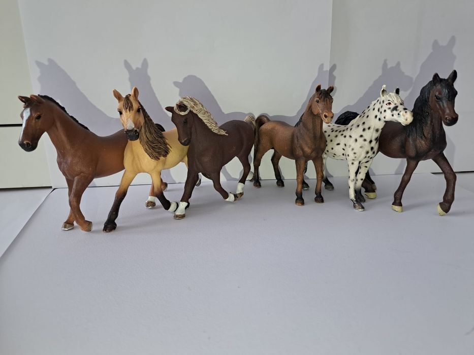 Zestaw koni schleich