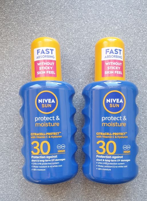 Nawiązujący balsam do opalania w sprayu SPF30
